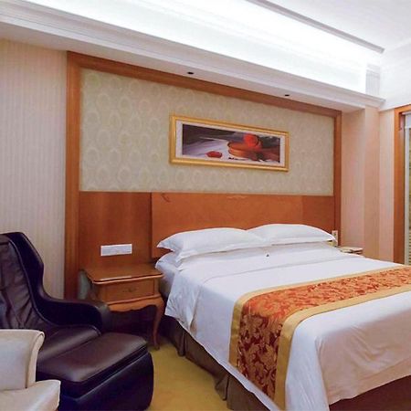 Vienna Hotel Chaoyang High-Speed Train Station Шаньтоу Экстерьер фото